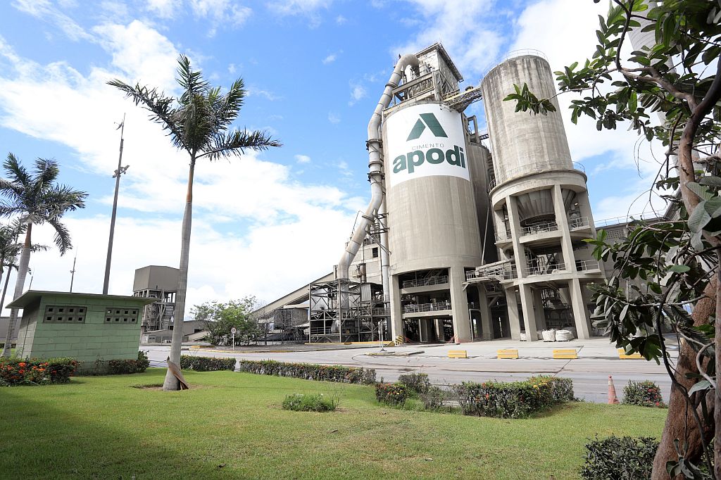 A Cimento Apodi é uma das empresas que contribuem para o desenvolvimento regional e projetam o porto no cenário global (Foto: Cimento Apodi/Divulgação)